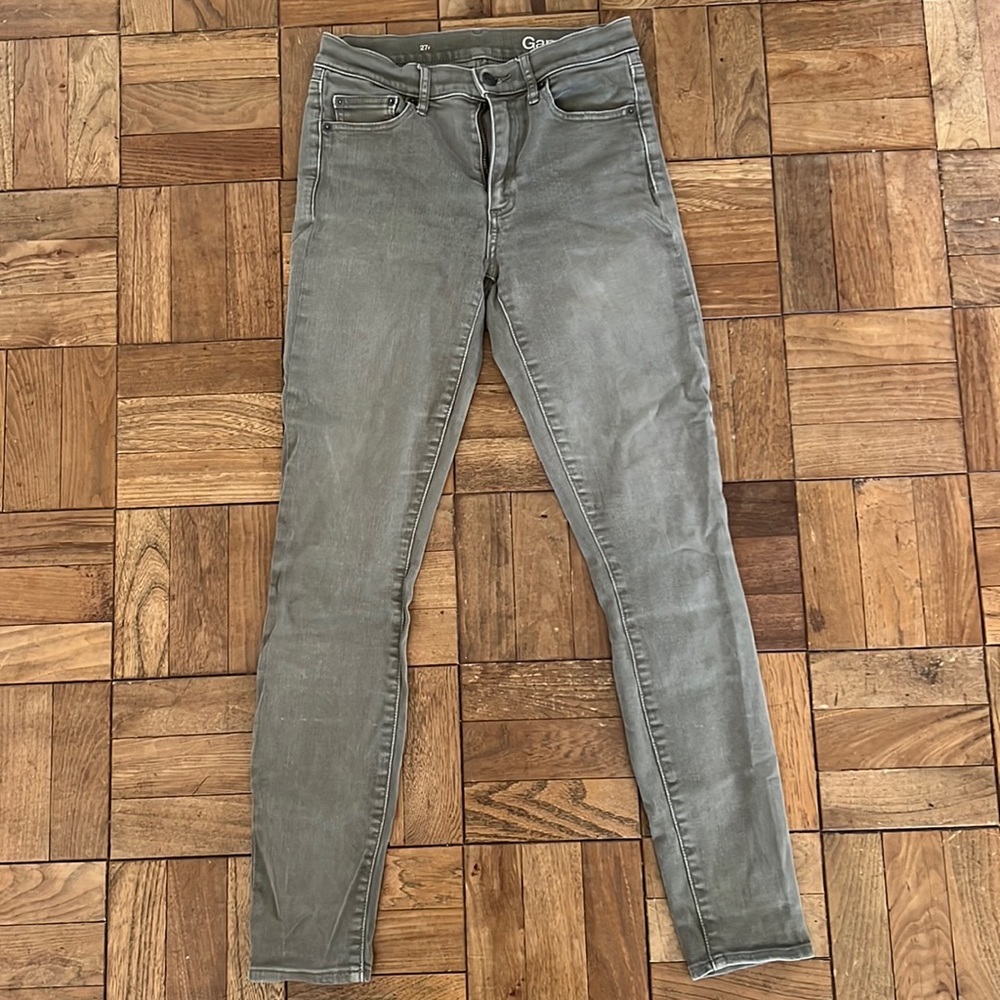 Gap women’s stretch skinny jeans